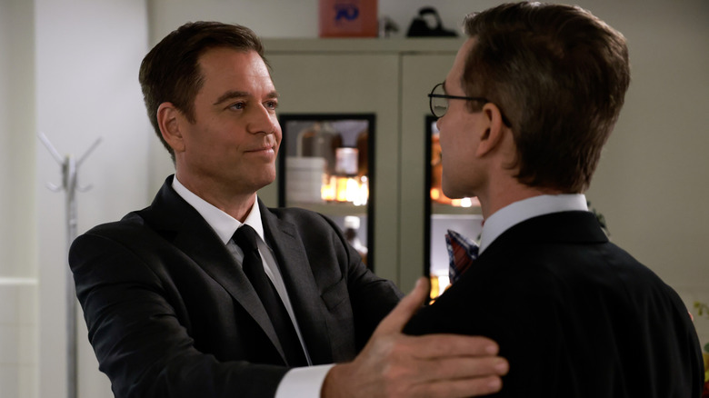 Anthony DiNozzo comforting Jimmy Palmer