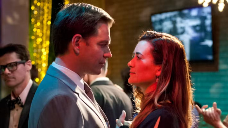 Tony and Ziva slow-dancing in "NCIS"