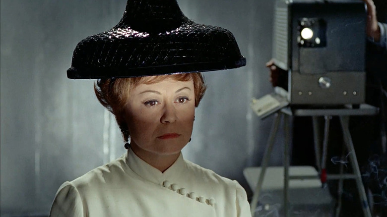 Giulietta Boldrini sitting in the shadow in Juliet of the Spirits
