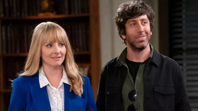 Spencer and Abby smirk incredulously together in 