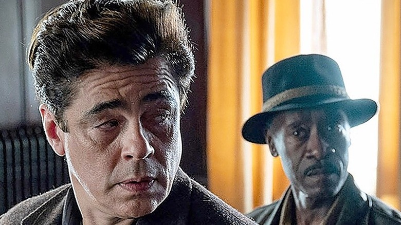 Benicio Del Toro and Don Cheadle in No Sudden Move