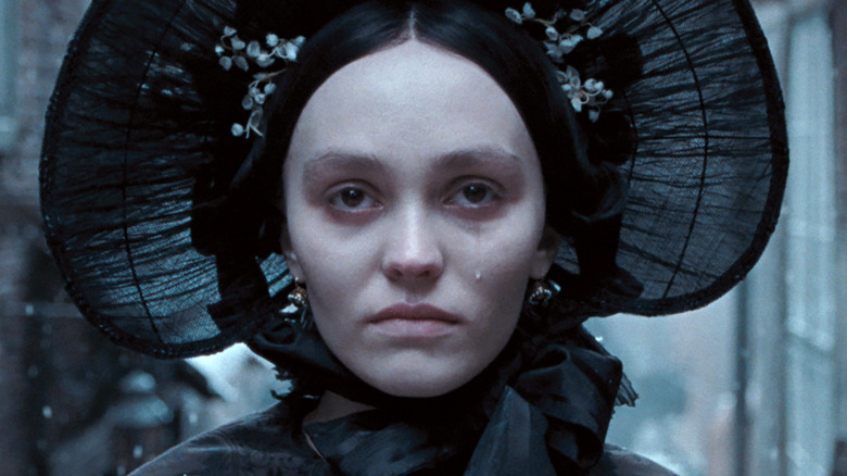 Ellen prepares to meet Orlok in Nosferatu (2025)