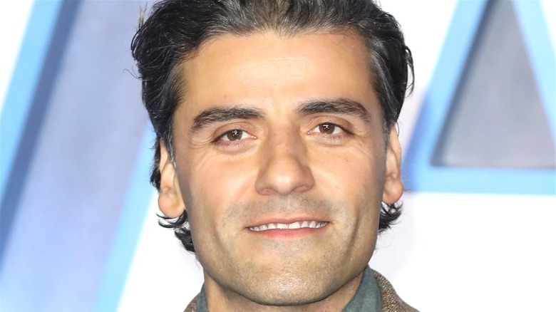 Oscar Isaac red carpet