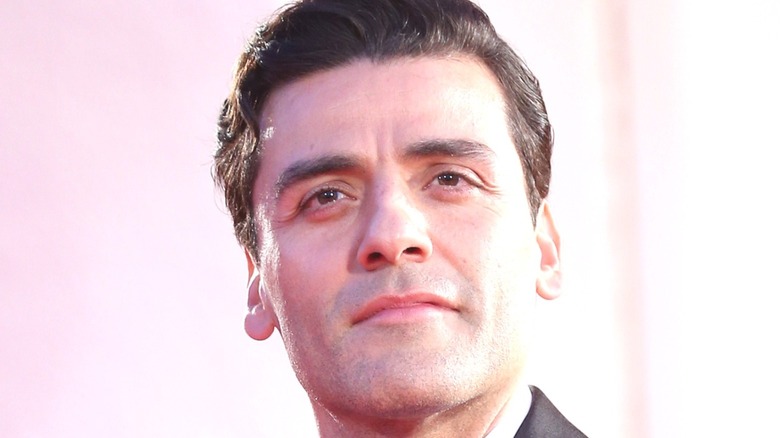 Oscar Isaac at a red-carpet event 