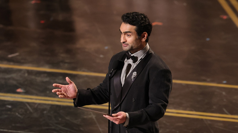 Kumail Nanjiani presenting his Oscar categories at the 98th Academy Awards (2026)