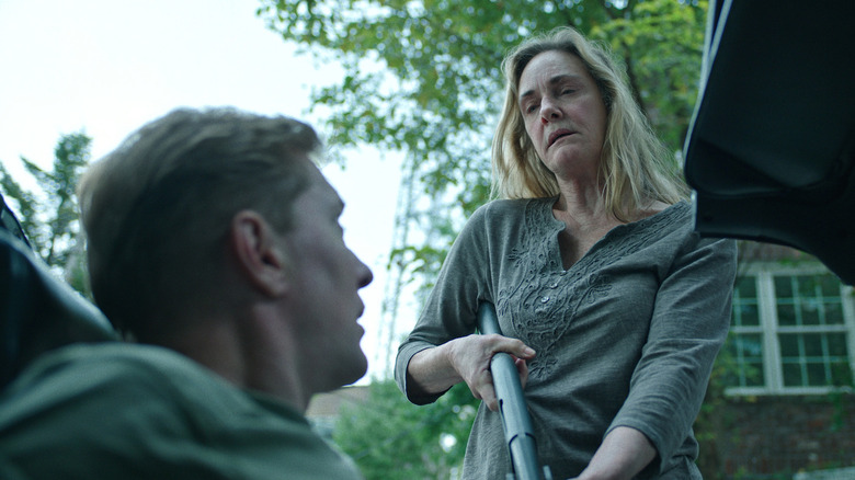 Darlene threatening Frank Jr.
