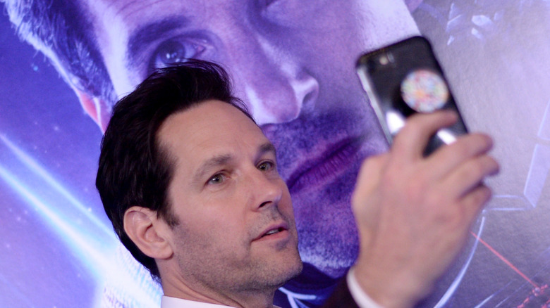 Paul Rudd taking selfie