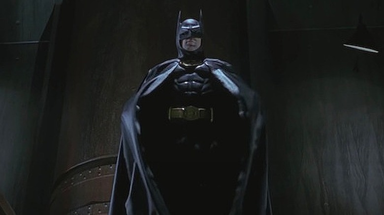 Batman prepares to attack thieves
