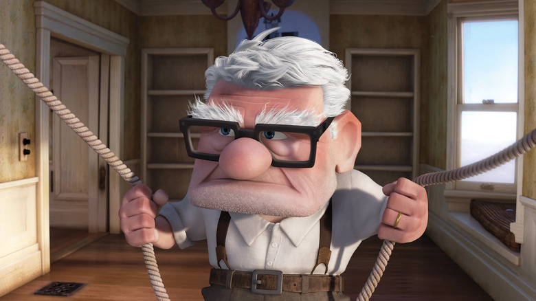 Carl Fredricksen holding ropes