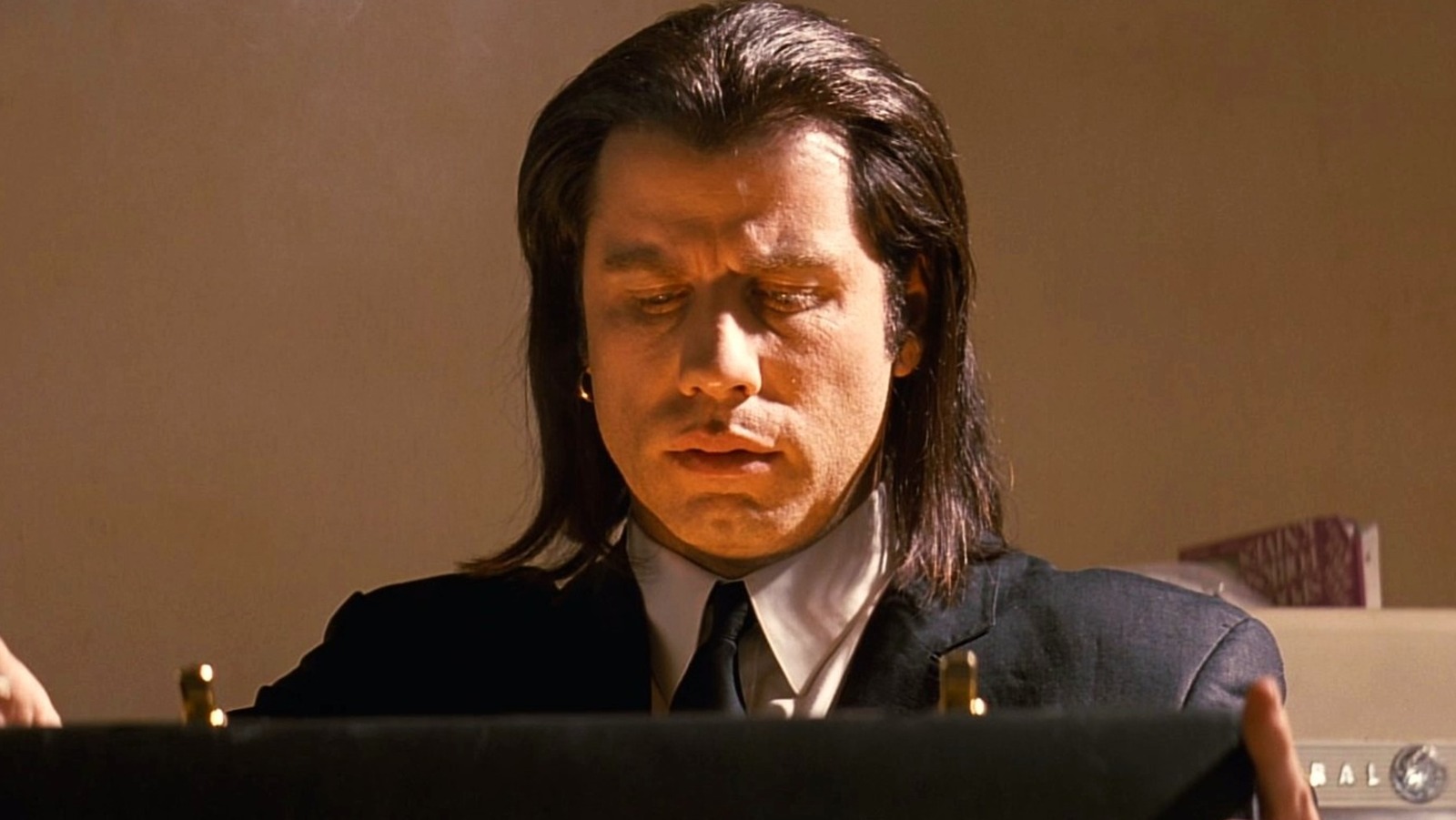 Pulp Fiction: How Quentin Tarantino Locked In John Travolta For The Role Of Vincent Vega – Looper Pulp Fiction: How Quentin Tarantino Locked In John Travolta For The Role Of Vincent Vega – Looper