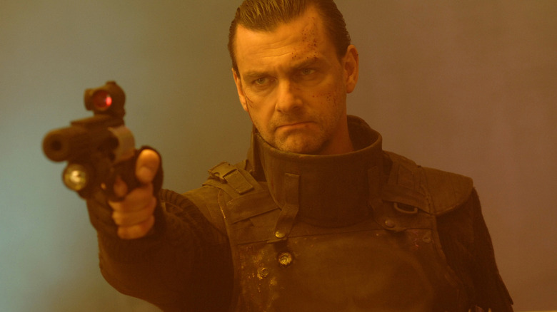 The Punisher points his weapon in "Punisher: War Zone" (2008)