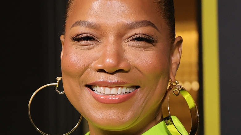 Queen Latifah smiling