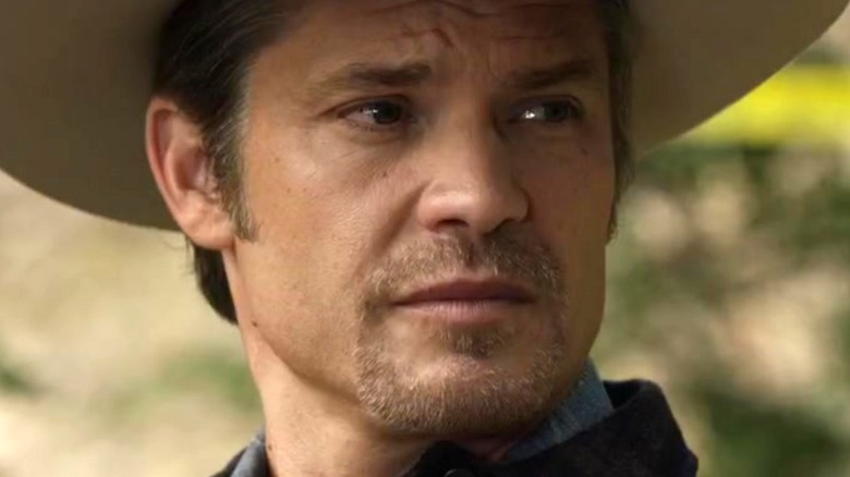 Raylan looks right