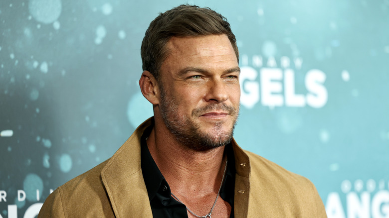 Alan Ritchson at event 
