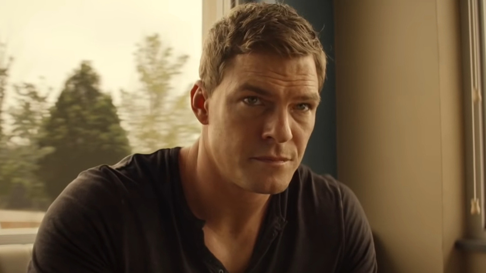 Reacher's Alan Ritchson Wanted To 'Tinker' With The Well-Known Character