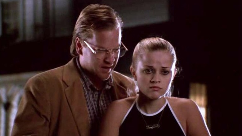 Reese Witherspoon and Kiefer Sutherland in Freeway