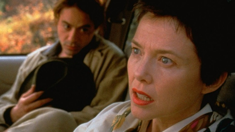Vivian sitting next to Claire in a car in In Dreams (1999)