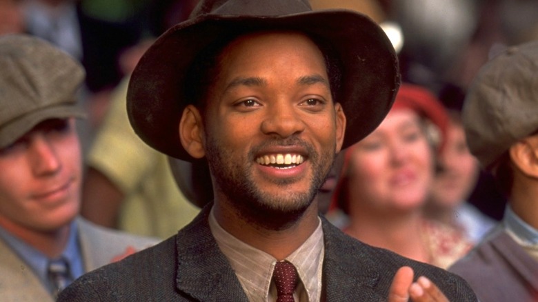 Bagger applauds from the crowd in The Legend of Bagger Vance (2000)