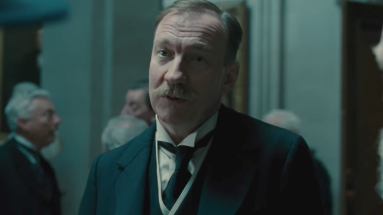 Sir Patrick (David Thewlis), aka Ares