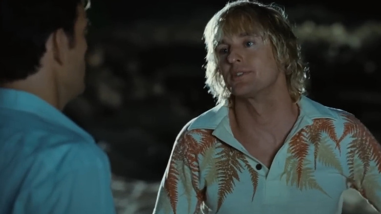 Dupree talking to Carl while wearing a Hawaiian shirt in "You, Me and Dupree"