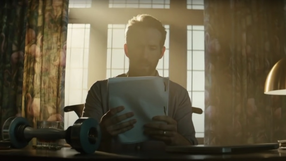 ryan reynolds reading green lantern script