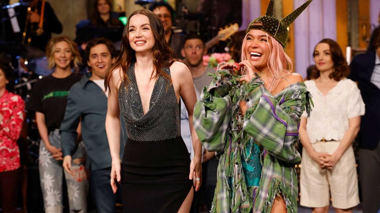 de Armas and Karol G with the cast of SNL