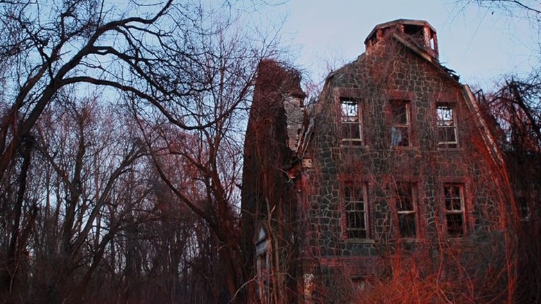 Dilapidated house from "Cropsey" poster