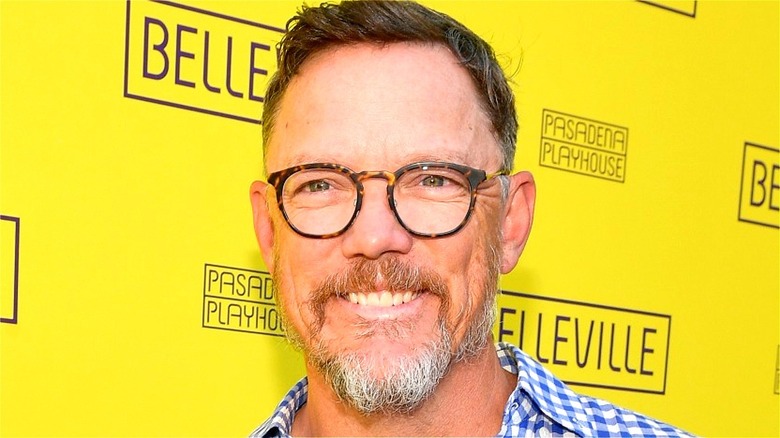 Matthew Lillard smiling on the red carpet 