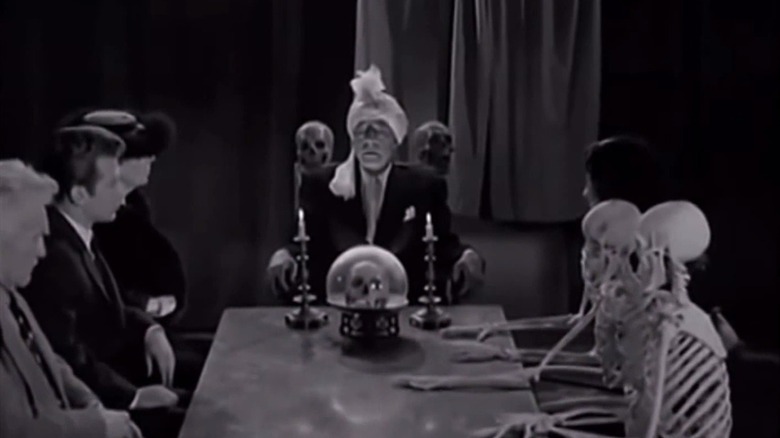 A meeting between the living and the dead in Night of the Ghouls (1984)
