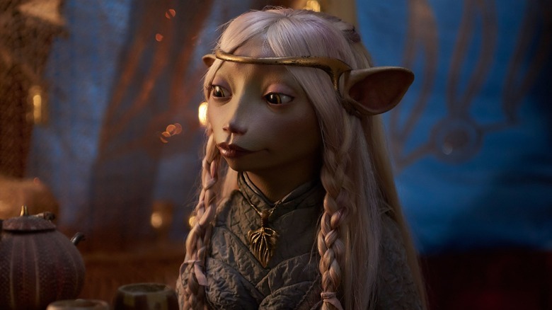 A gelfling looks left