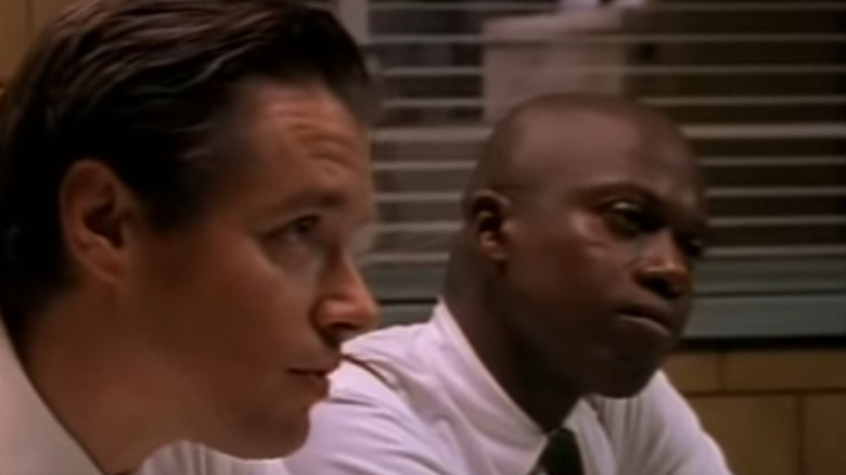 Tim Bayliss and Frank Pembleton interrogate suspect