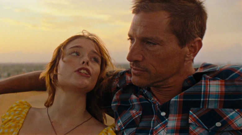 Raylee looking at Mikey during sunset in Red Rocket