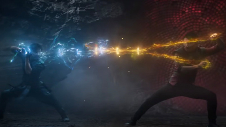 Shang-Chi fighting The Mandarin 