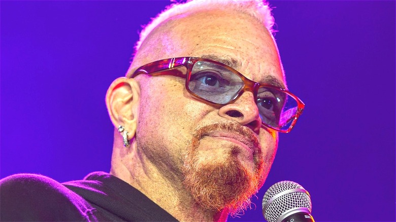 The comedian Sinbad speaking to an audience