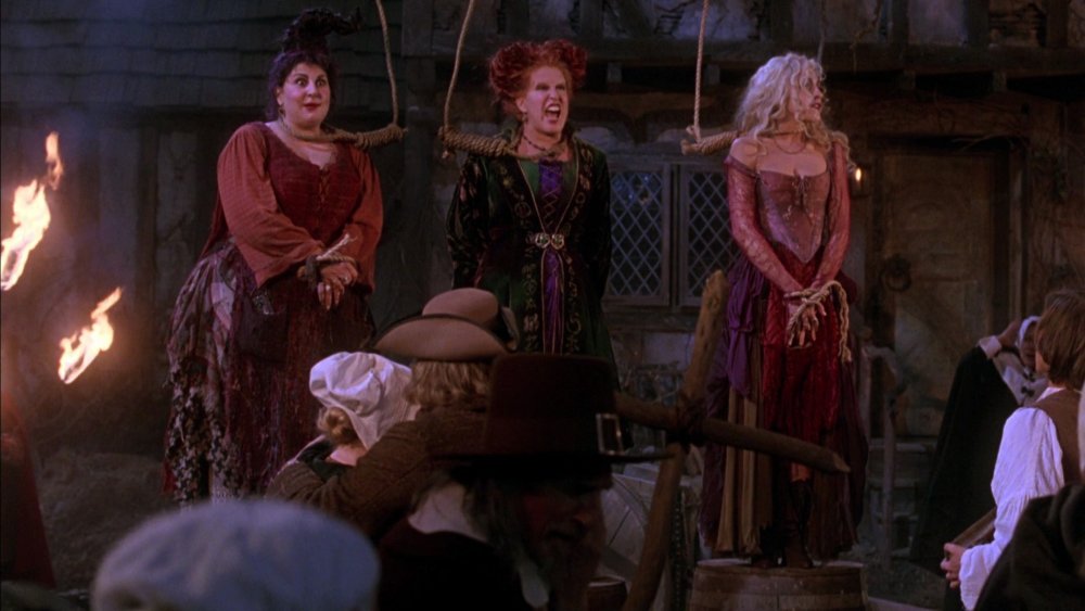 Hocus Pocus 2 Theory: The Villain Is The 4th Sanderson Sister