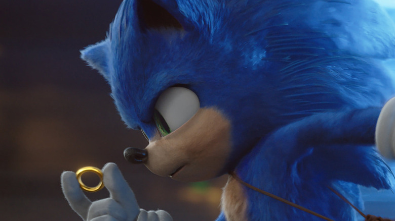 Sonic the Hedgehog with gold ring