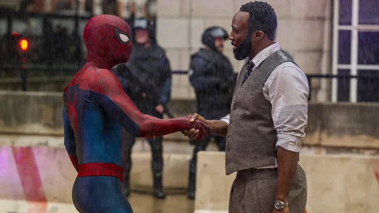 Spider-Man and Bill Metzger shaking hands in Spider-Man: Brand New Day
