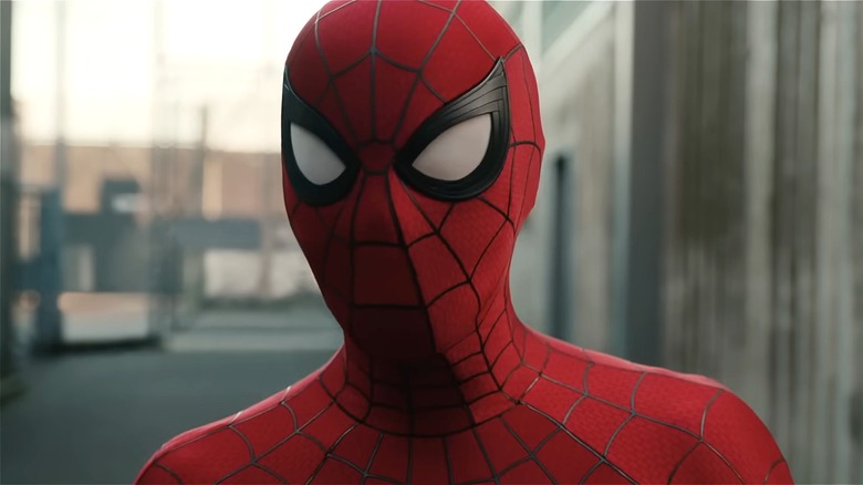 Spider-Man standing in the alley in Spider-Man: Brand New Day