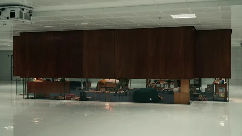 Walls lifting around Jean Grey's cell in Spider-Man: Brand New Day