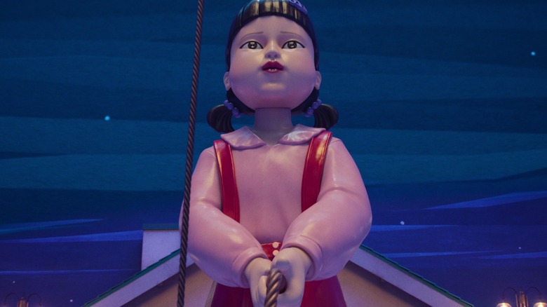 Giant doll holding a jump rope on Squid Game