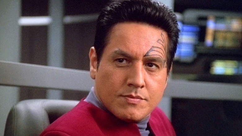 Chakotay turns his head in Star Trek: Voyager