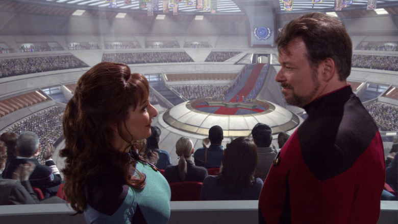 Riker and Troi in holodeck recreation of the founding of the Federation