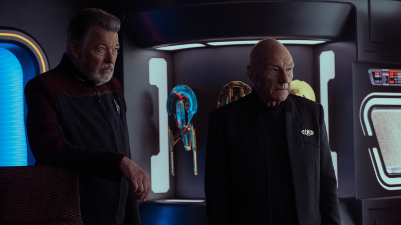 Jean-Luc Picard next to William T. Riker
