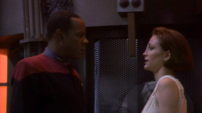 Benjamin Sisko and Kira Nerys talking on Star Trek: Deep Space Nine