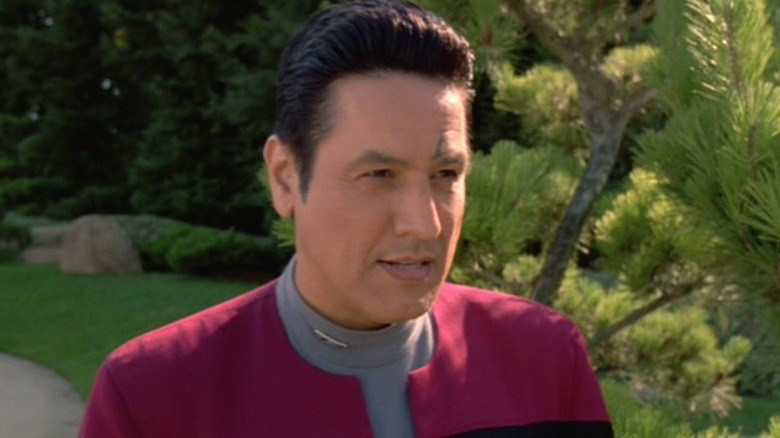Chakotay on an away mission on Star Trek: Voyager (1995 - 2001)