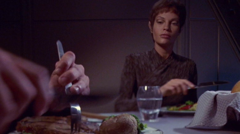 T'Pol eating on Enterprise