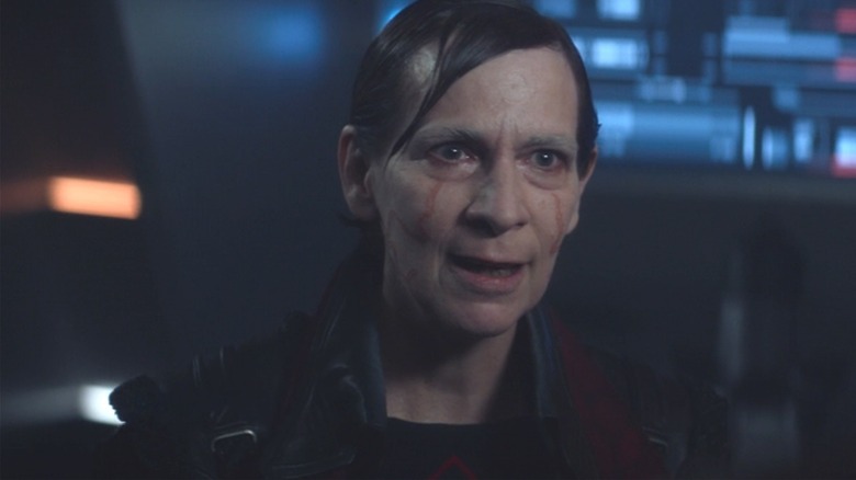 Vadic in front of a white light