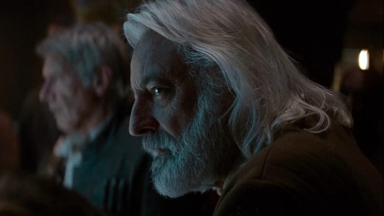 Caluan Ematt listens beside Han in "The Force Awakens" (2015)