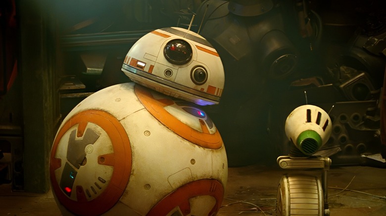 BB-8 standing next to D-O