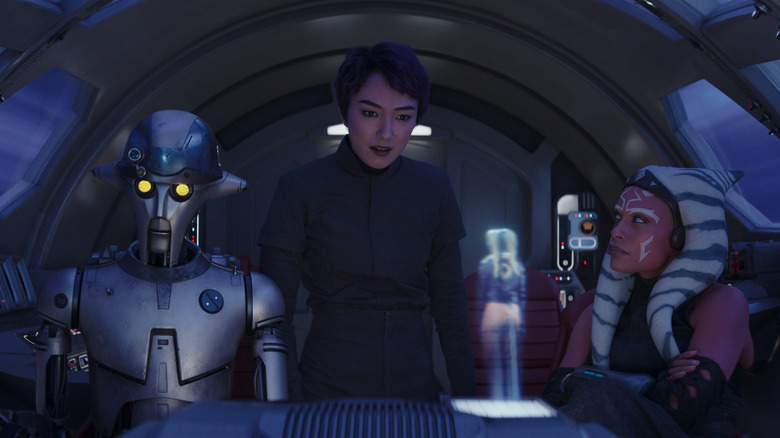 Huyang, Sabine Wren, and Ahsoka talking